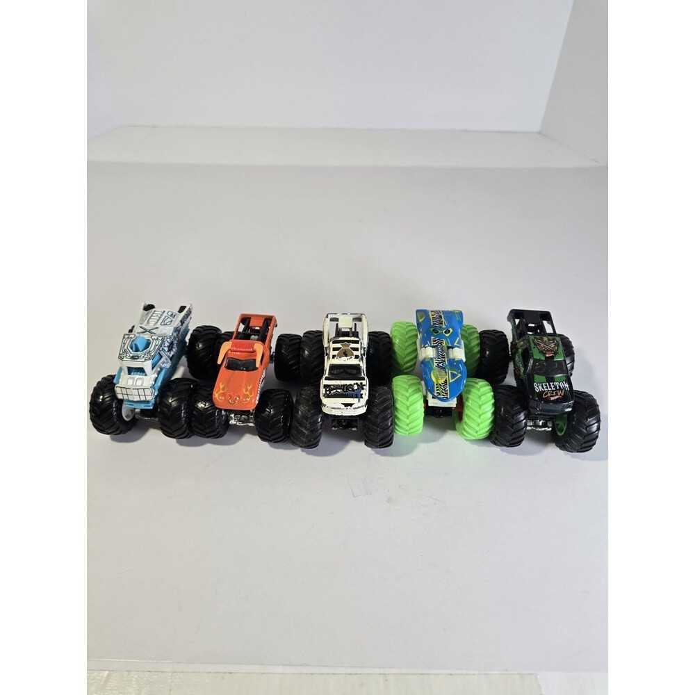 Hot Wheels Monster Trucks Lot 5 1:64 El Toro Loco Skeleton Crew Hooligan